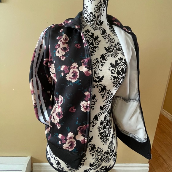Flower Track Style Jacket - Picture 2 of 3